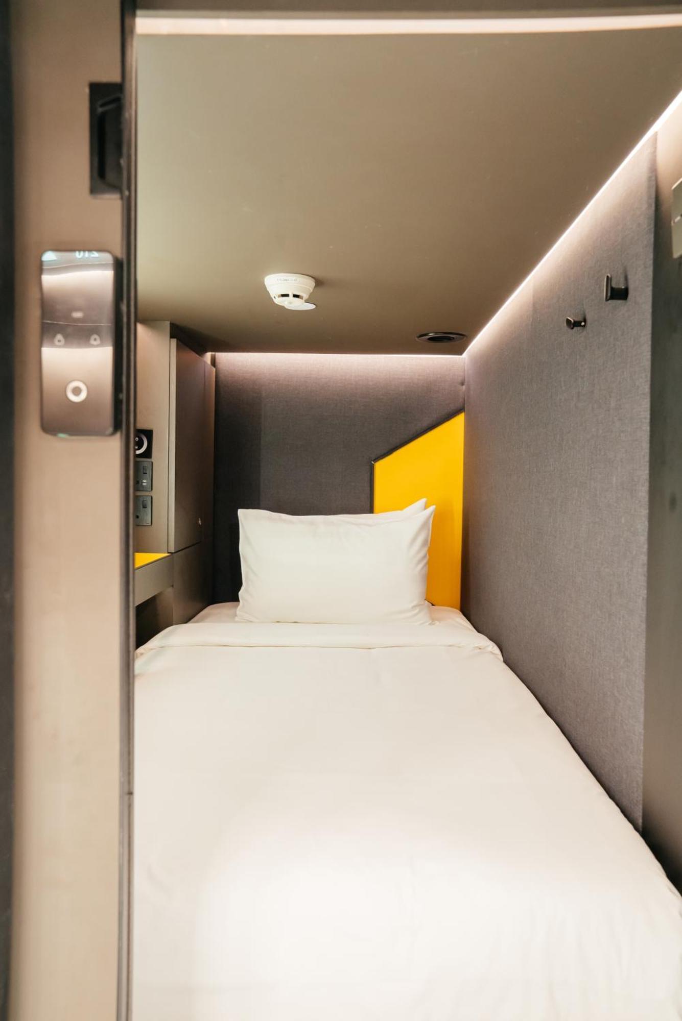 Capsuletransit Sleep Lounge Klia T1 Airport Hotel - Landside, Public Area At Lvl 5 雪邦 外观 照片
