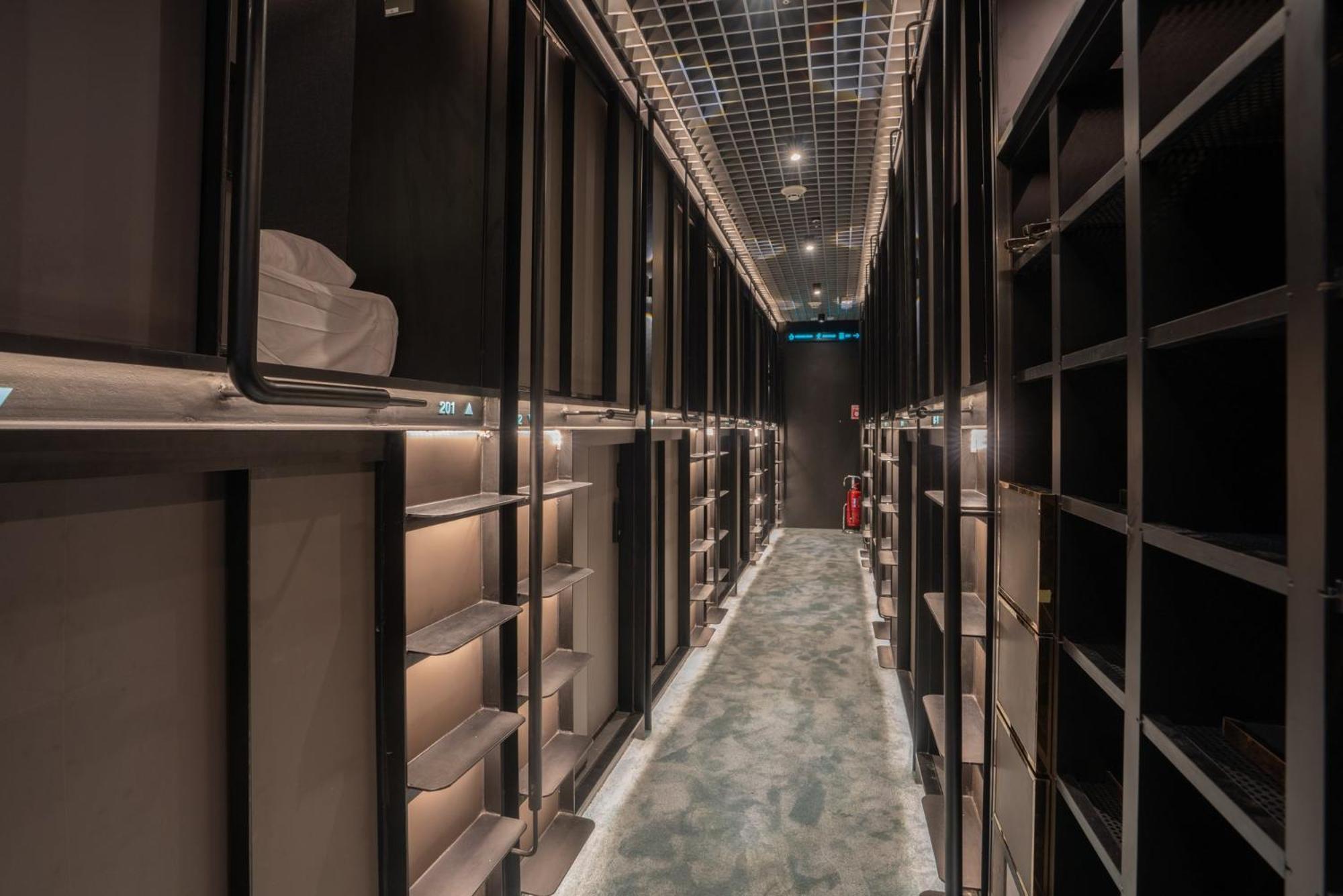 Capsuletransit Sleep Lounge Klia T1 Airport Hotel - Landside, Public Area At Lvl 5 雪邦 外观 照片